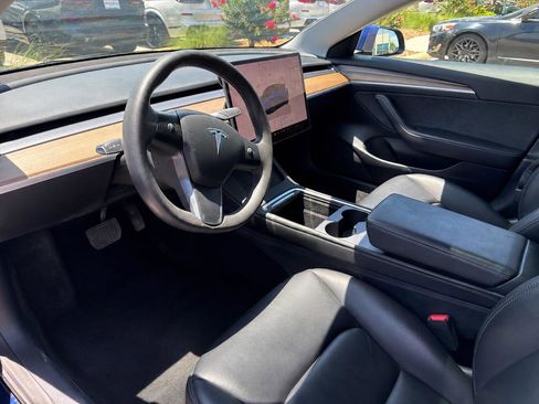 Used 2023 Tesla Model 3 Standard Range RWD image 2
