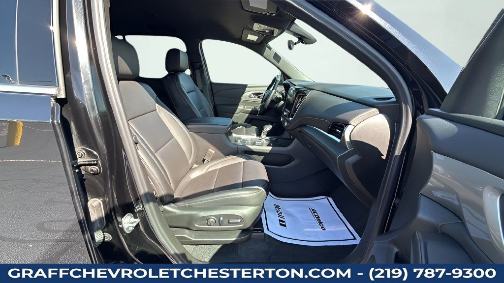 Used 2023 Chevrolet Traverse LT w/ Rear Camera Mirror Package AWD/4WD image 49
