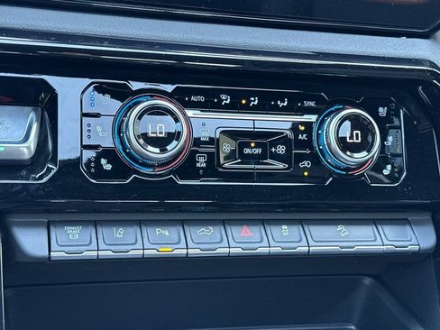 New 2026 GMC Sierra 2500 AT4 w/ AT4 Premium Plus Package AWD/4WD image 19