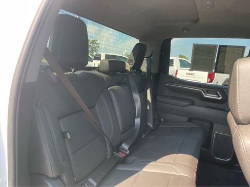 Used 2025 GMC Sierra 1500 SLT AWD/4WD image 22