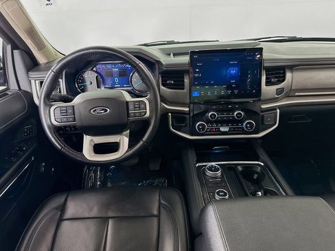 Used 2024 Ford Expedition XLT image 19