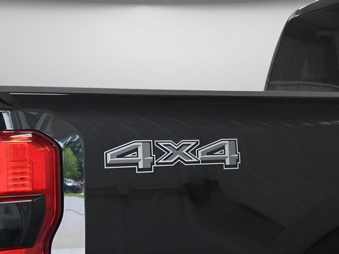 Used 2025 Ford F250 Lariat w/ Lariat Ultimate Package AWD/4WD image 12