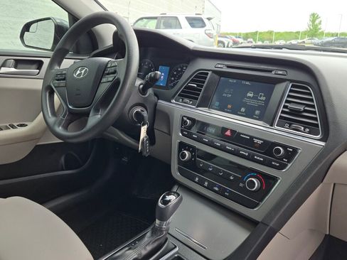 Used 2016 Hyundai Sonata SE w/ Cargo Package FWD image 7