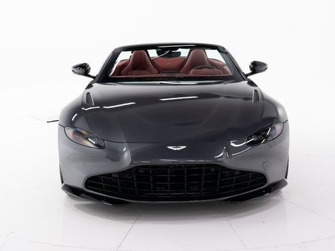 Used 2021 Aston Martin V8 Vantage Roadster image 8