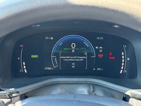 Used 2025 Toyota Camry LE image 30