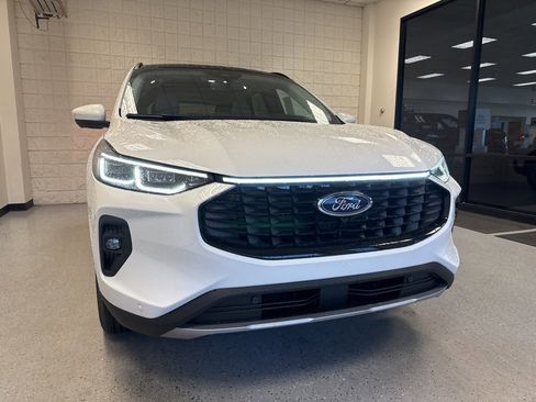 New 2025 Ford Escape SE w/ PHEV Premium Package image 10
