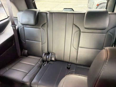 Used 2017 Chevrolet Tahoe LT w/ Luxury Package RWD image 9