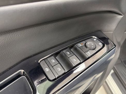 Used 2023 Nissan Pathfinder SL image 20