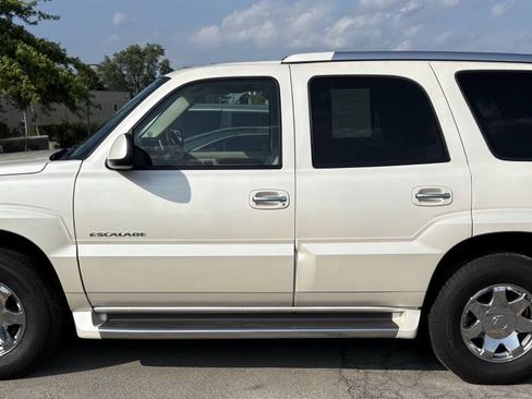 Used 2004 Cadillac Escalade AWD image 4