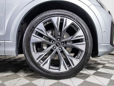 Used 2025 Audi Q8 Prestige image 44