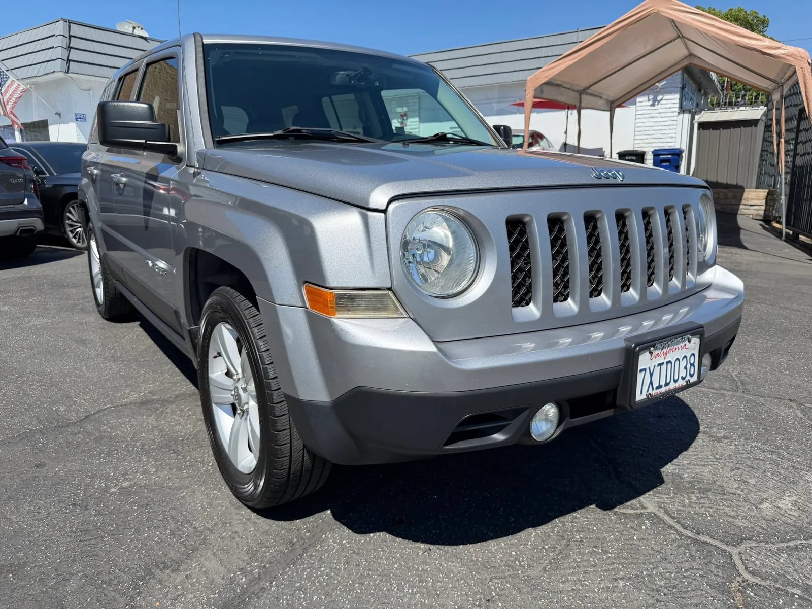 Used 2016 Jeep Patriot Latitude FWD image 9