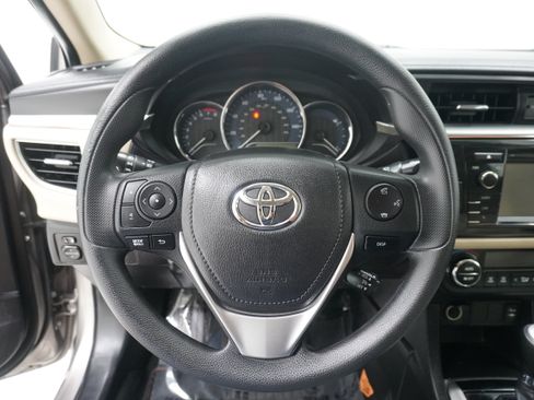 Used 2015 Toyota Corolla LE FWD image 15