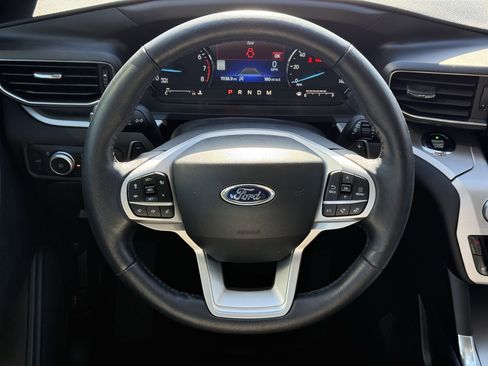 Used 2021 Ford Explorer XLT w/ Equipment Group 202A image 15