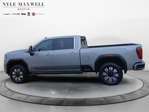 Used 2025 GMC Sierra 2500 Denali w/ Denali Reserve Package image 14