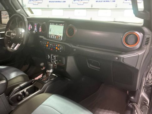 Used 2023 Jeep Gladiator Mojave w/ Cold Weather Group AWD/4WD image 43
