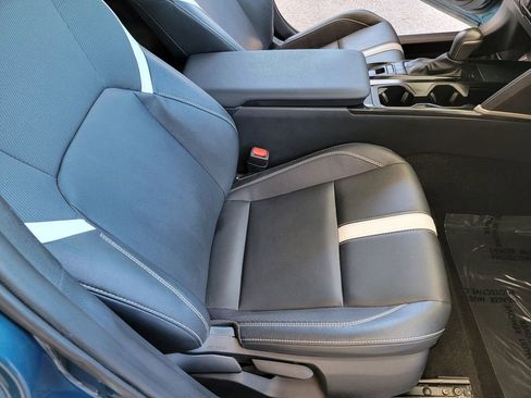 Used 2025 Toyota Camry SE image 13