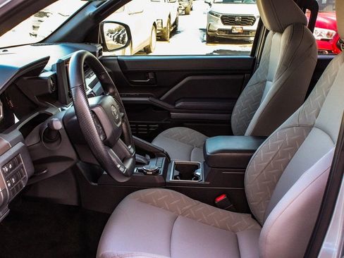 Used 2024 Toyota Tacoma SR5 AWD/4WD image 29