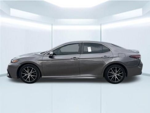 Used 2024 Toyota Camry SE w/ Convenience Package FWD image 10