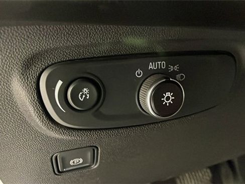 Used 2021 GMC Terrain SLE w/ Driver Convenience Package image 13