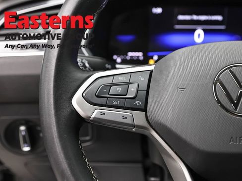 Used 2024 Volkswagen Tiguan SE image 15