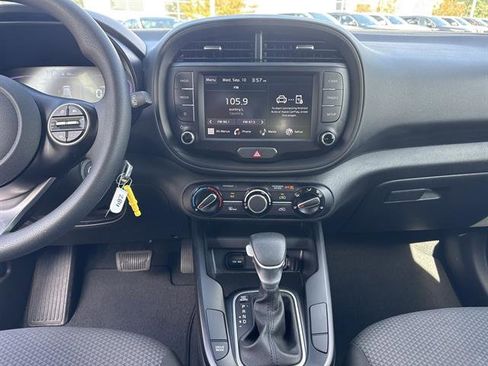 Used 2025 Kia Soul LX image 14