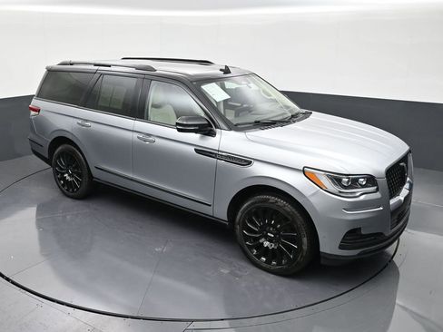 Used 2023 Lincoln Navigator Black Label AWD/4WD image 16