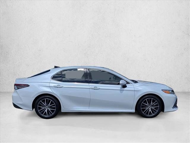 Used 2023 Toyota Camry XLE FWD image 4