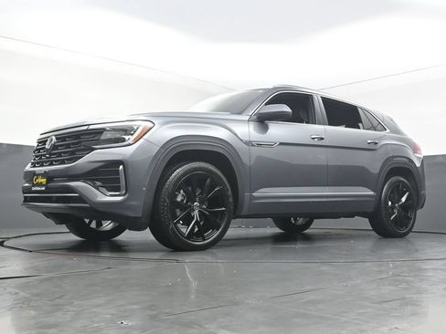 Used 2025 Volkswagen Atlas Cross Sport SEL Premium R-Line AWD/4WD image 49