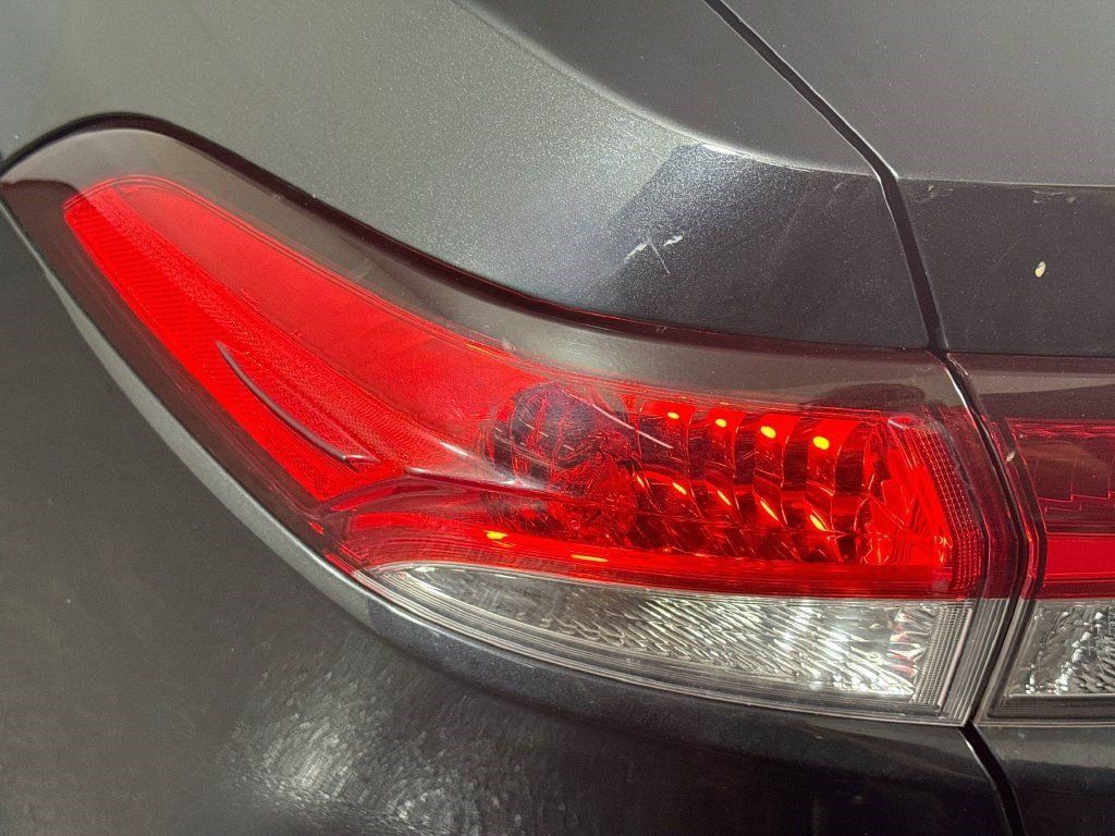 Used 2022 Toyota Corolla LE FWD image 35
