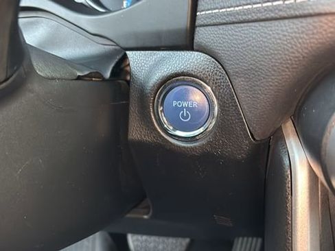 Used 2022 Toyota RAV4 XLE image 15