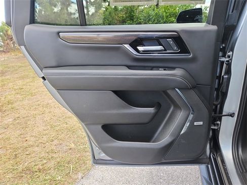 Certified 2025 GMC Yukon Elevation image 11