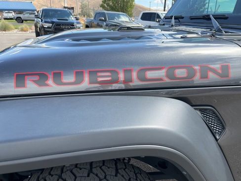 Used 2023 Jeep Gladiator Rubicon w/ Cold Weather Group image 10