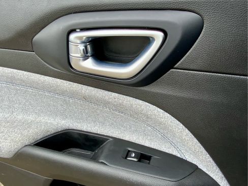 Used 2023 Jeep Compass Sport image 48