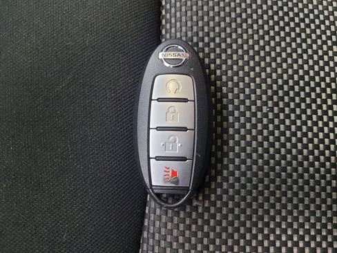 Used 2020 Nissan Pathfinder SV image 32