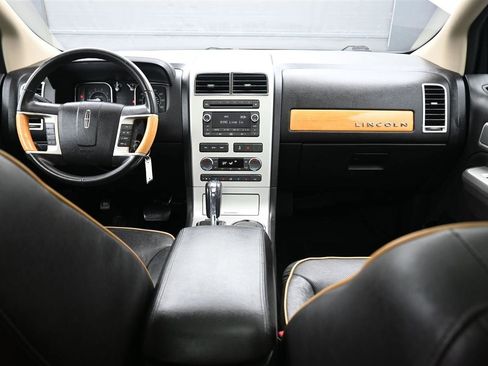 Used 2010 Lincoln MKX AWD image 12