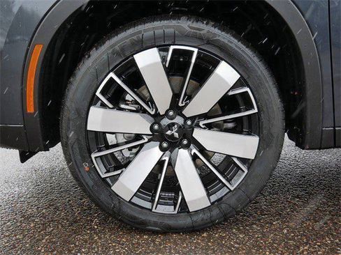 New 2026 Mitsubishi Outlander SE AWD/4WD image 3