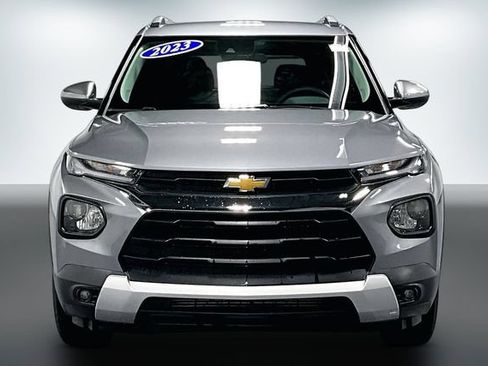Used 2023 Chevrolet TrailBlazer LT AWD/4WD image 2