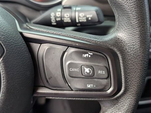 Used 2018 Jeep Wrangler Unlimited Sport image 23