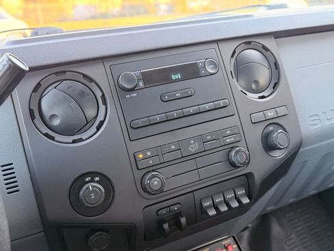 Used 2015 Ford F250 XL w/ Power Equipment Group image 45