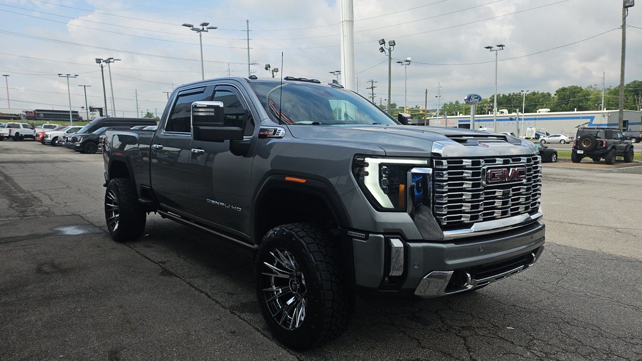 Used 2024 GMC Sierra 2500 Denali w/ Denali Reserve Package AWD/4WD image 6