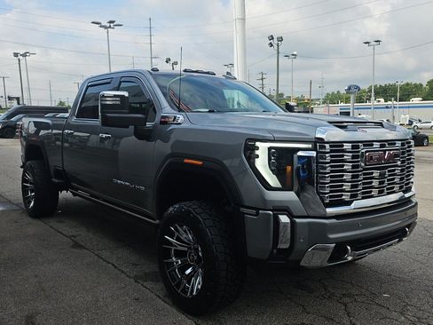 Used 2024 GMC Sierra 2500 Denali w/ Denali Reserve Package AWD/4WD image 6