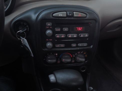 Used 2003 Pontiac Grand Am SE image 9