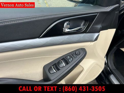 Used 2017 Nissan Maxima 3.5 SV image 11