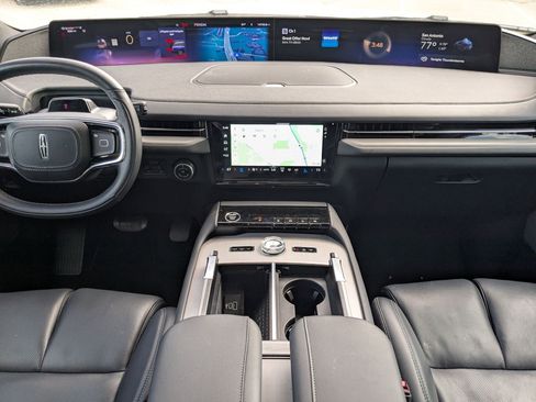 Used 2025 Lincoln Navigator L Reserve w/ Jet Appearance Package AWD/4WD image 22