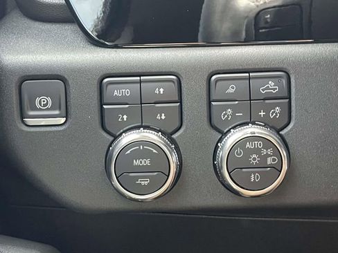 Certified 2025 GMC Sierra 2500 SLT w/ SLT Convenience Package image 29