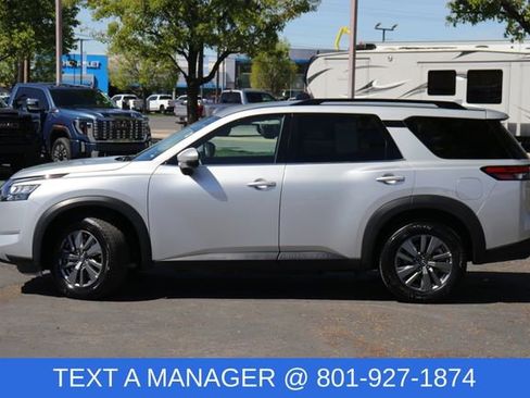 Used 2025 Nissan Pathfinder SV AWD/4WD image 3