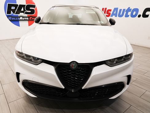 Used 2024 Alfa Romeo Tonale Veloce AWD/4WD image 8