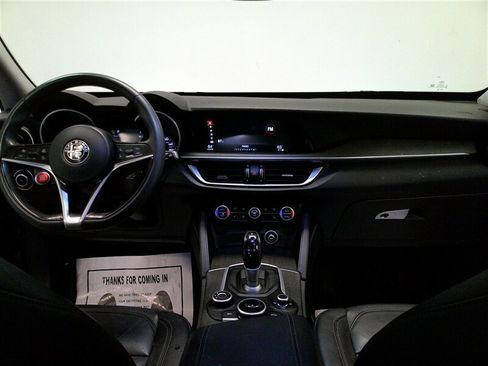 Used 2018 Alfa Romeo Stelvio Ti image 3