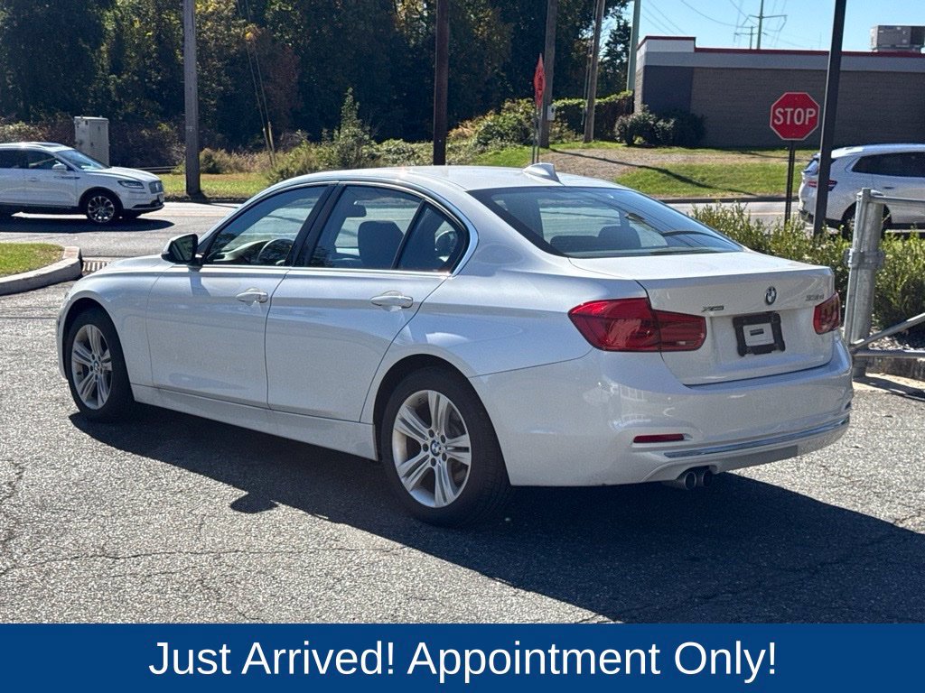 Used 2018 BMW 330i xDrive Sedan AWD/4WD image 5