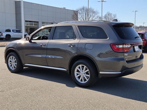 Used 2021 Dodge Durango SXT image 3